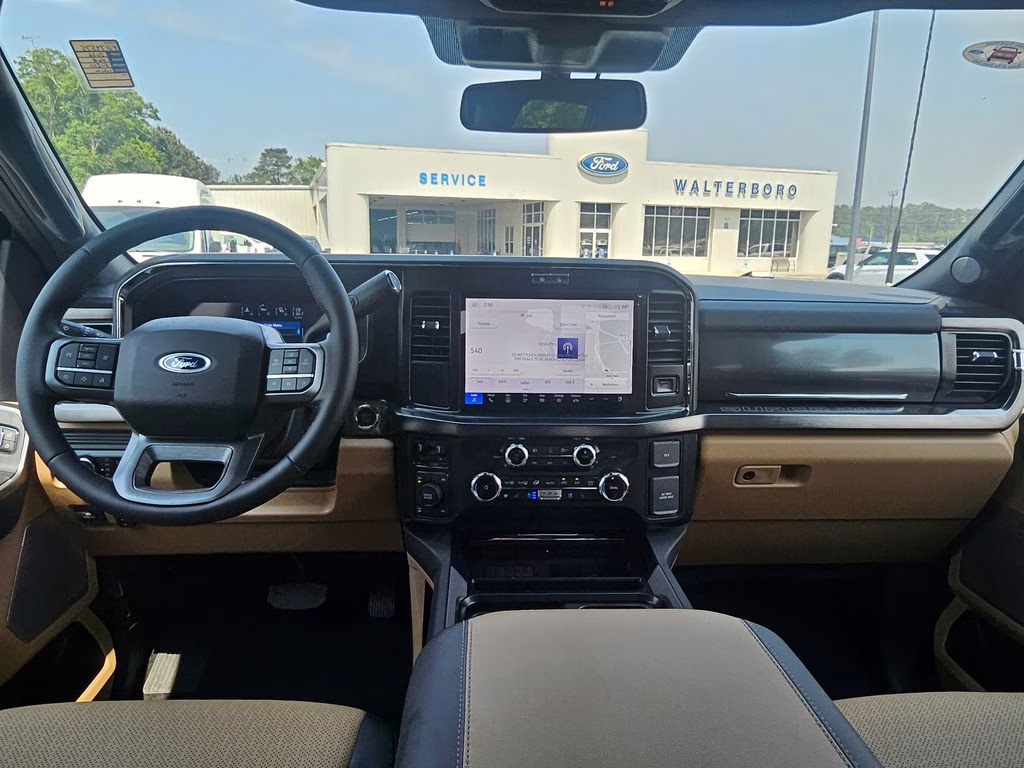 2026 Oxford White Ford Super Duty F-250 SRW Lariat 4X4 Truck