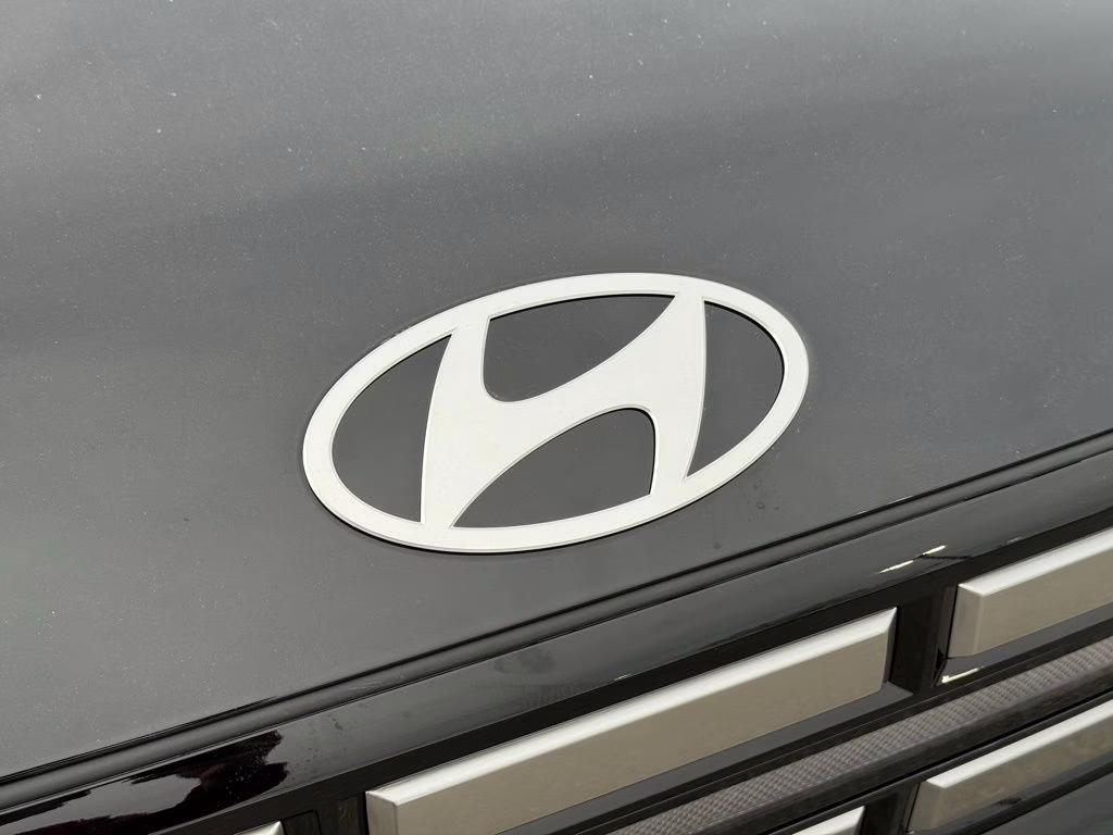 2026 Phantom Black Hyundai Santa Fe SE FWD SUV