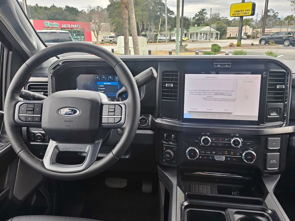 2026 Avalanche Ford Super Duty F-250 SRW Lariat 4X4 Truck