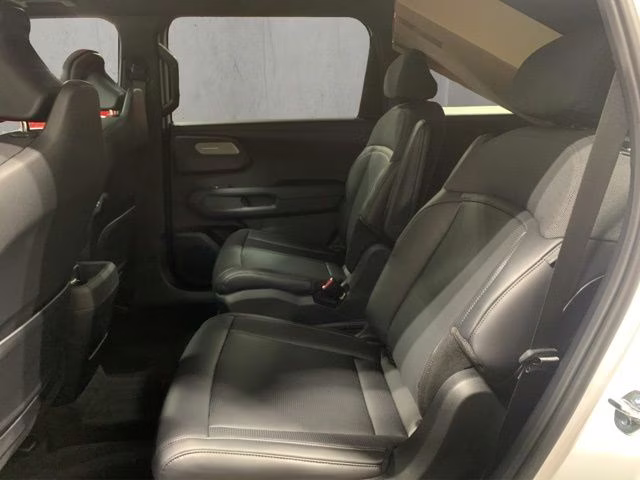 2027 Glacial White Pearl Kia Telluride S AWD SUV