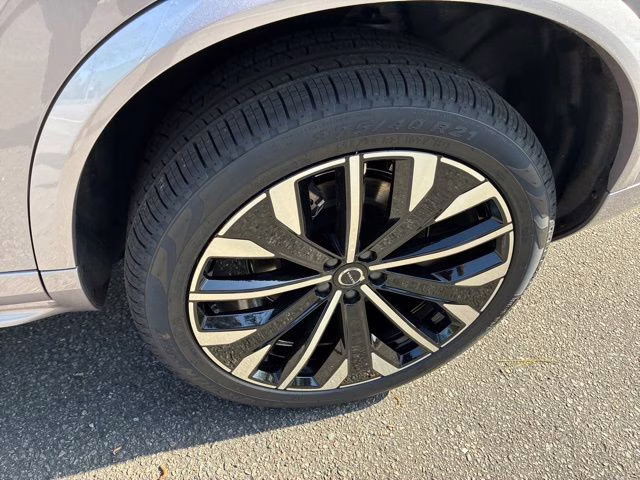 2026 Aurora Silver Volvo XC90 Plug-In Hybrid T8 Ultra Dark Theme 7-Seater AWD SUV