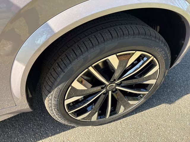 2026 Aurora Silver Volvo XC90 Plug-In Hybrid T8 Ultra Dark Theme 7-Seater AWD SUV