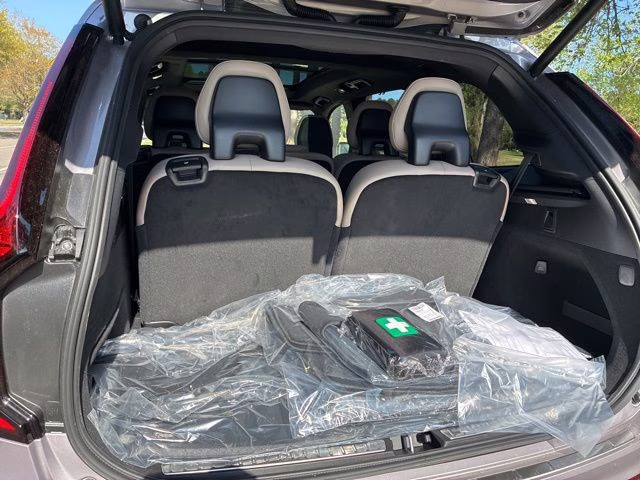 2026 Aurora Silver Volvo XC90 Plug-In Hybrid T8 Ultra Dark Theme 7-Seater AWD SUV