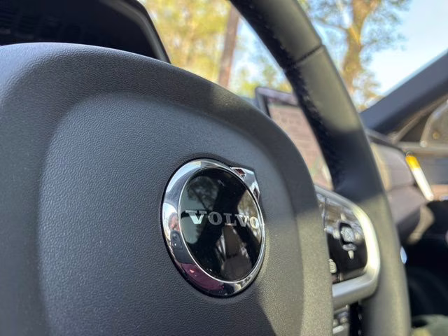 2026 Aurora Silver Volvo XC90 Plug-In Hybrid T8 Ultra Dark Theme 7-Seater AWD SUV