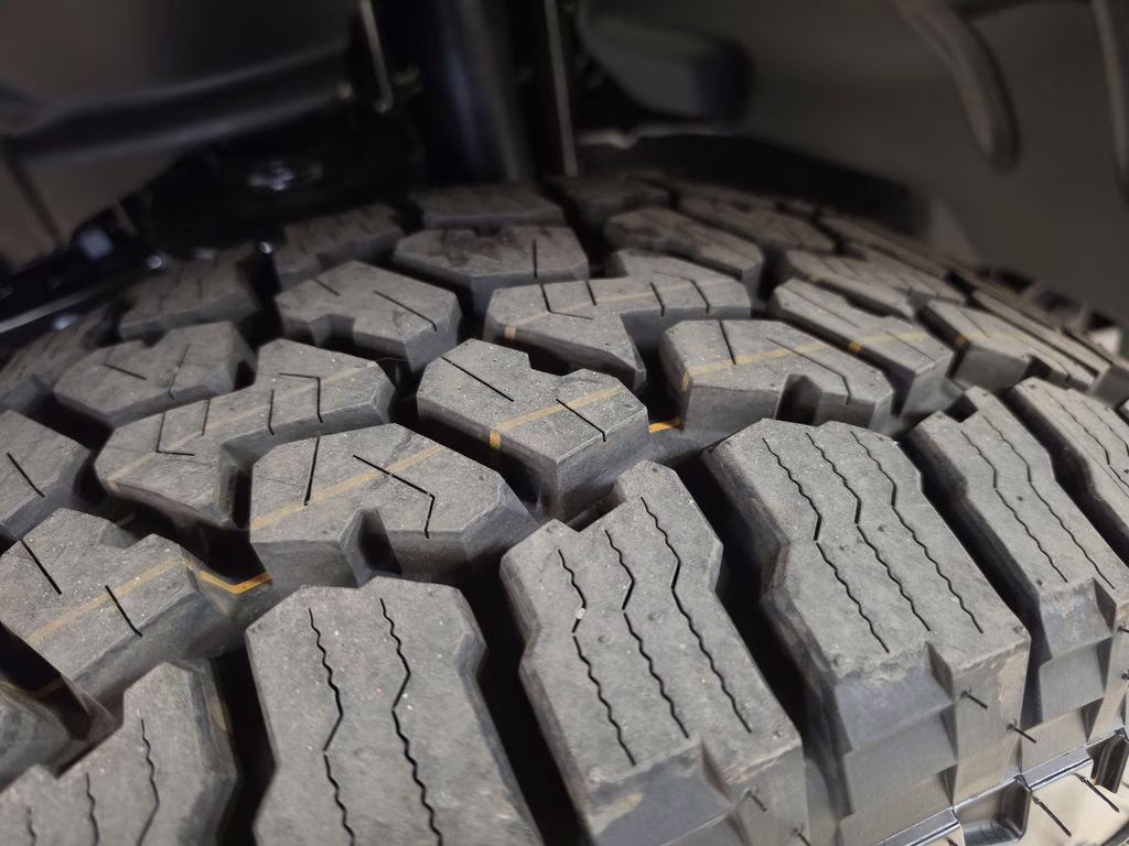 2026 Granite Crystal Metallic Clearcoat Jeep Gladiator Rubicon 4X4 Truck