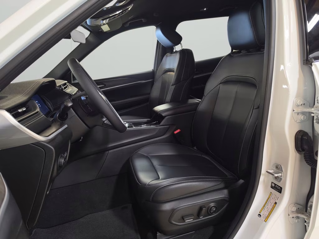 2026 Bright White Clearcoat Jeep Grand Cherokee L Limited 4X4 SUV