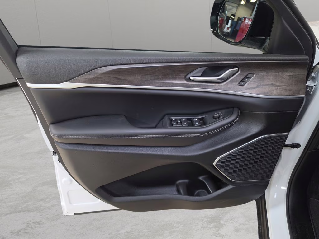 2026 Bright White Clearcoat Jeep Grand Cherokee L Limited 4X4 SUV