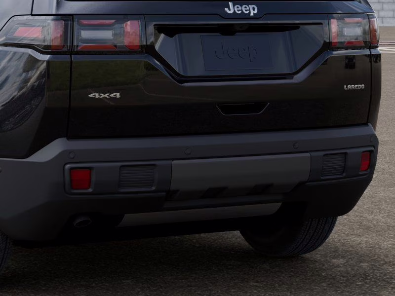 2026 Diamond Black Crystal Pearlcoat Jeep Cherokee Laredo 4X4 SUV