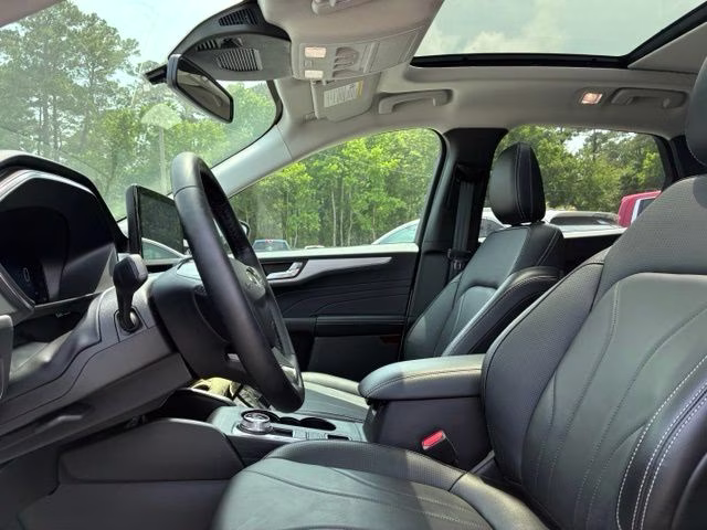 2025 White Metallic Ford Escape Plug-In Hybrid Base FWD SUV