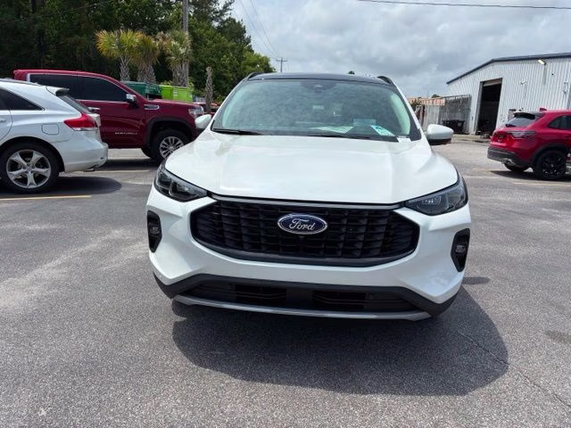 2025 White Metallic Ford Escape Plug-In Hybrid Base FWD SUV