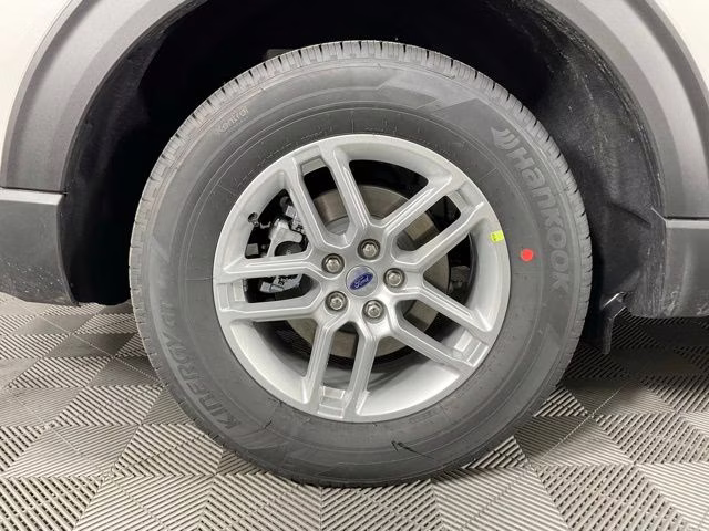 2026 White Metallic Ford Explorer Active RWD SUV