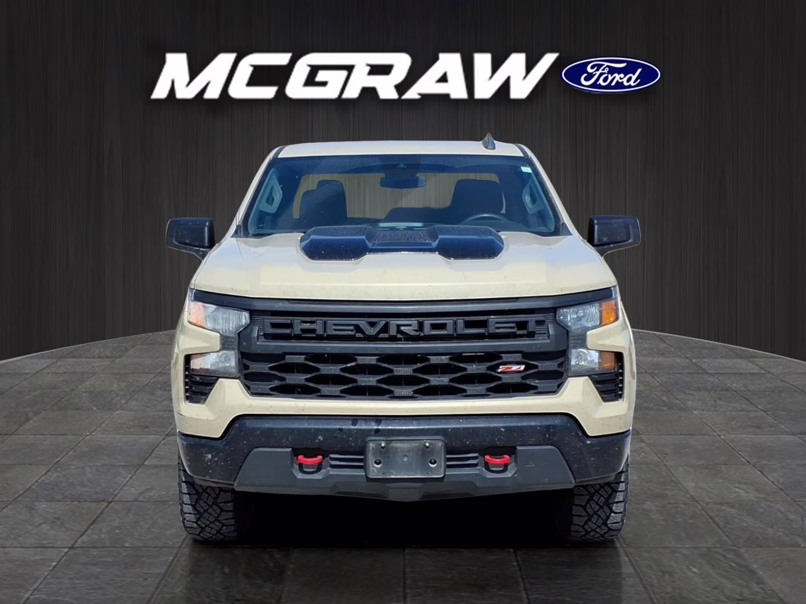 2023 Sand Dune Metallic Chevrolet Silverado 1500 Custom Trail Boss 4X4 Truck