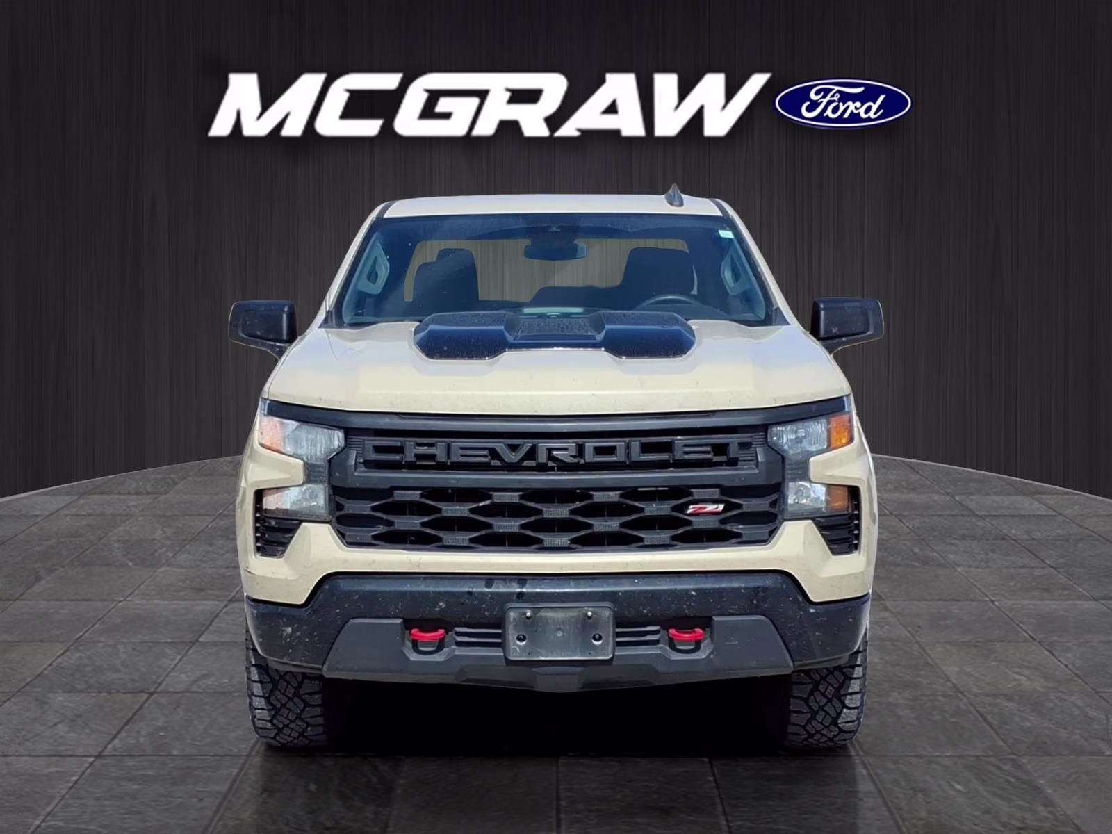 2023 Sand Dune Metallic Chevrolet Silverado 1500 Custom Trail Boss 4X4 Truck
