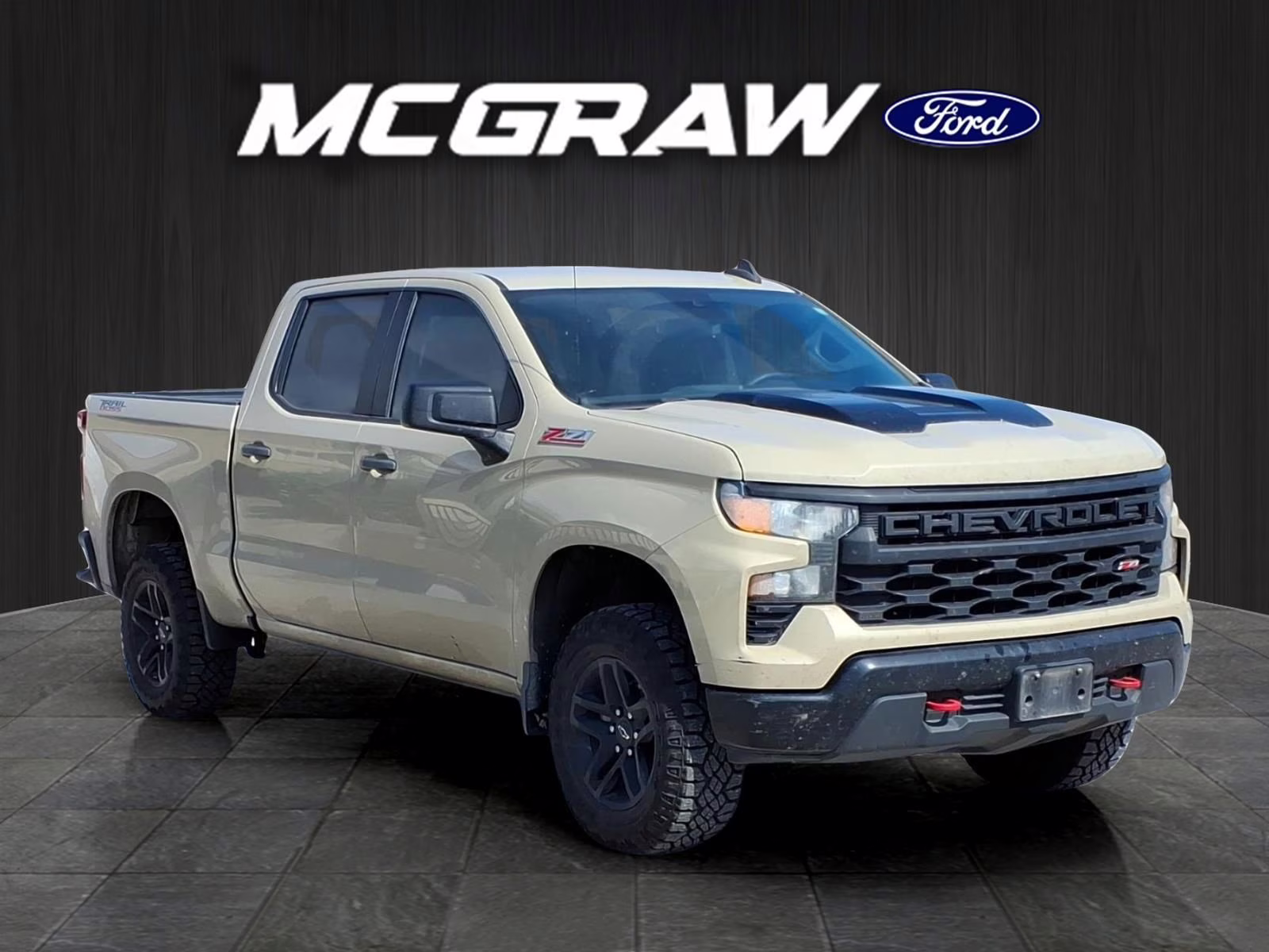 2023 Sand Dune Metallic Chevrolet Silverado 1500 Custom Trail Boss 4X4 Truck