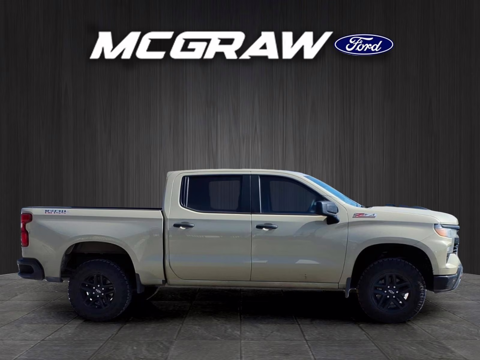 2023 Sand Dune Metallic Chevrolet Silverado 1500 Custom Trail Boss 4X4 Truck