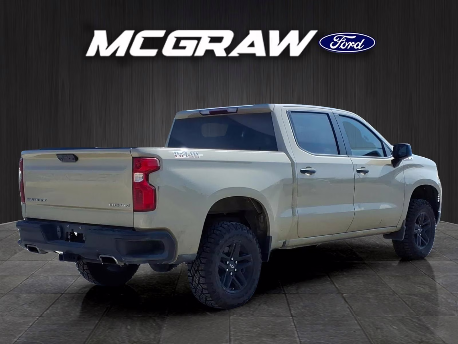 2023 Sand Dune Metallic Chevrolet Silverado 1500 Custom Trail Boss 4X4 Truck