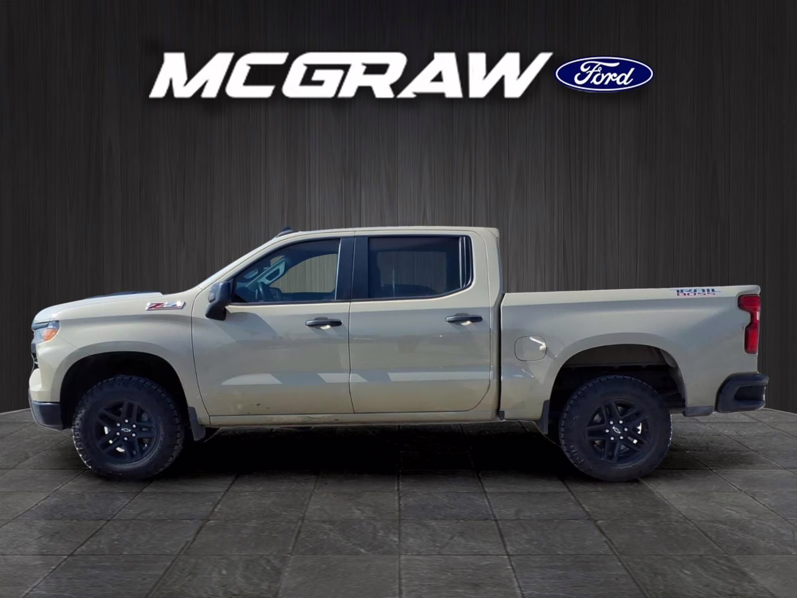 2023 Sand Dune Metallic Chevrolet Silverado 1500 Custom Trail Boss 4X4 Truck
