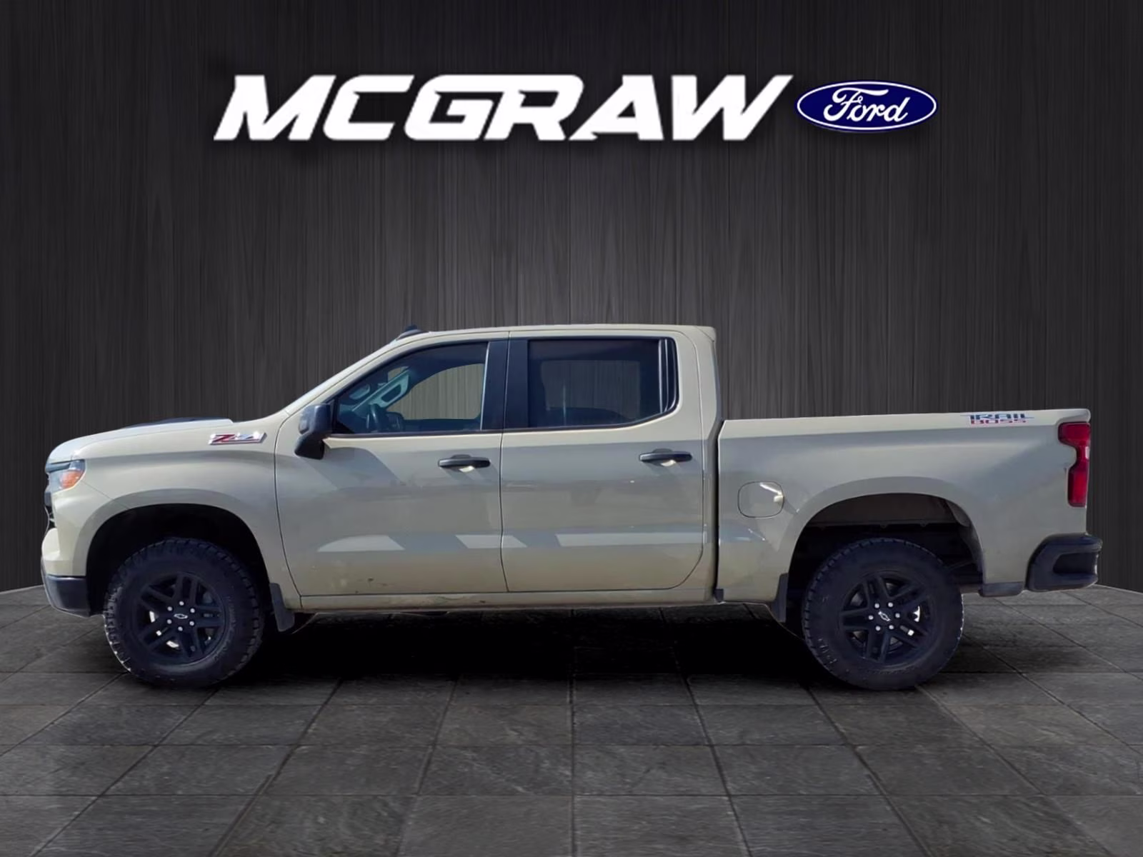 2023 Sand Dune Metallic Chevrolet Silverado 1500 Custom Trail Boss 4X4 Truck