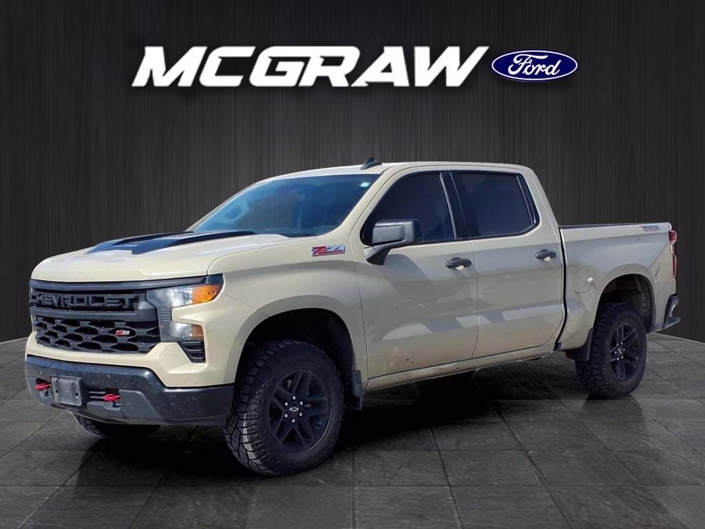 2023 Sand Dune Metallic Chevrolet Silverado Custom Trail Boss 4X4 Truck