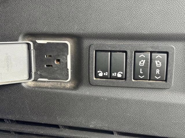 2022 Onyx Black GMC Yukon XL Denali 4X4 SUV