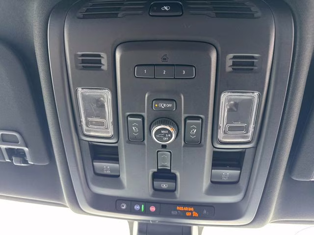 2022 Onyx Black GMC Yukon XL Denali 4X4 SUV