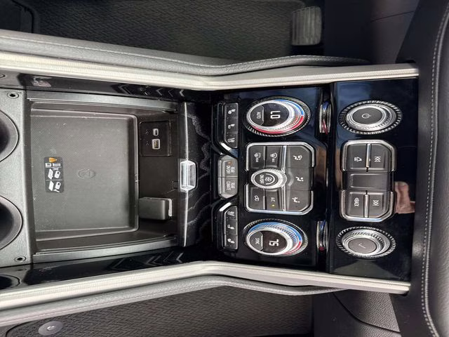 2022 Onyx Black GMC Yukon XL Denali 4X4 SUV