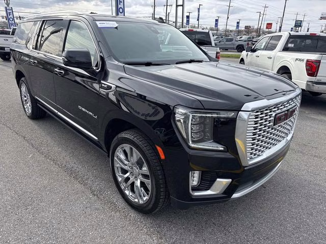 2022 Onyx Black GMC Yukon XL Denali 4X4 SUV