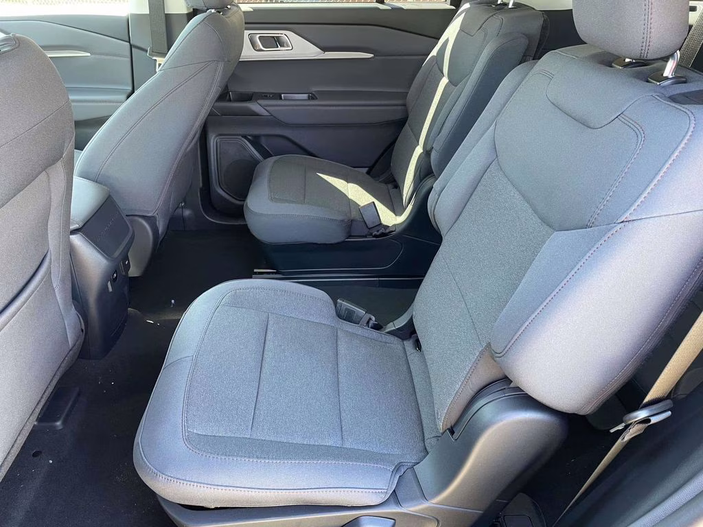 2026 Agate Black Metallic Ford Explorer Active RWD SUV