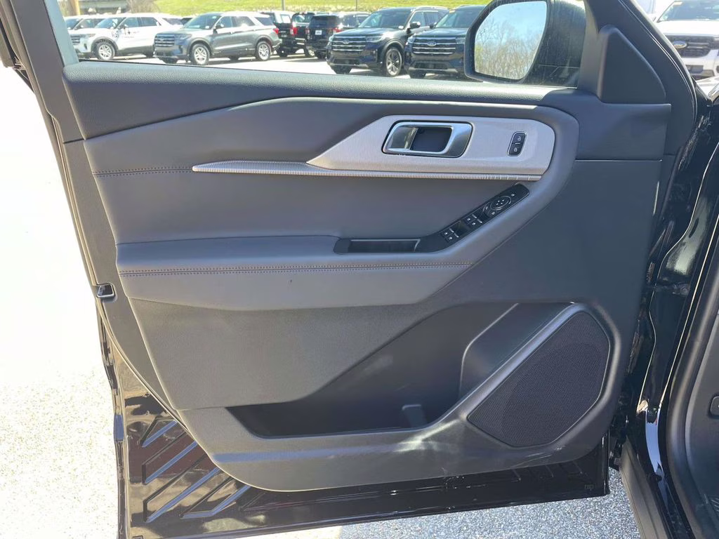 2026 Agate Black Metallic Ford Explorer Active RWD SUV