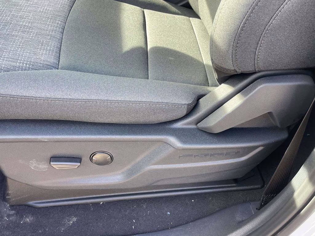 2026 Avalanche Ford Super Duty F-250 SRW XLT 4X4 Truck