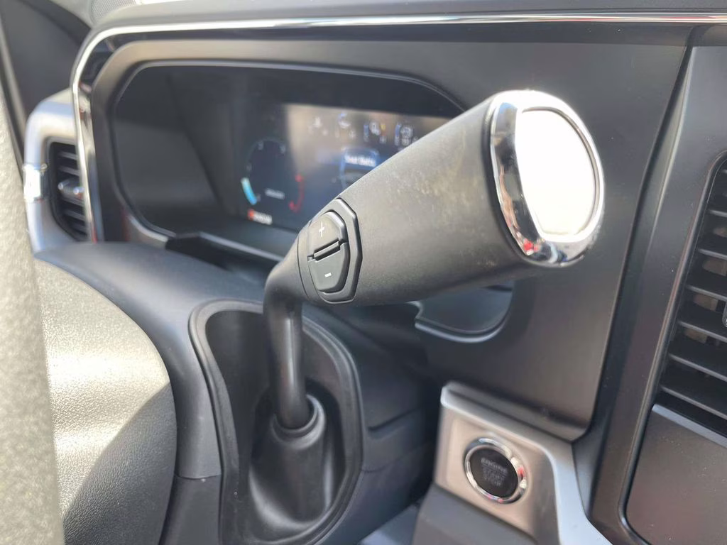 2026 Avalanche Ford Super Duty F-250 SRW XLT 4X4 Truck