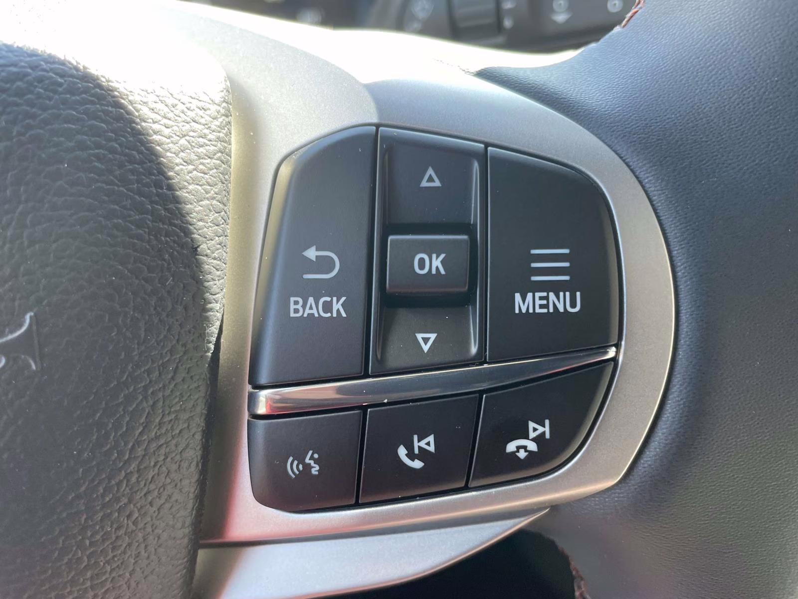 2026 Agate Black Metallic Ford Explorer Active RWD SUV