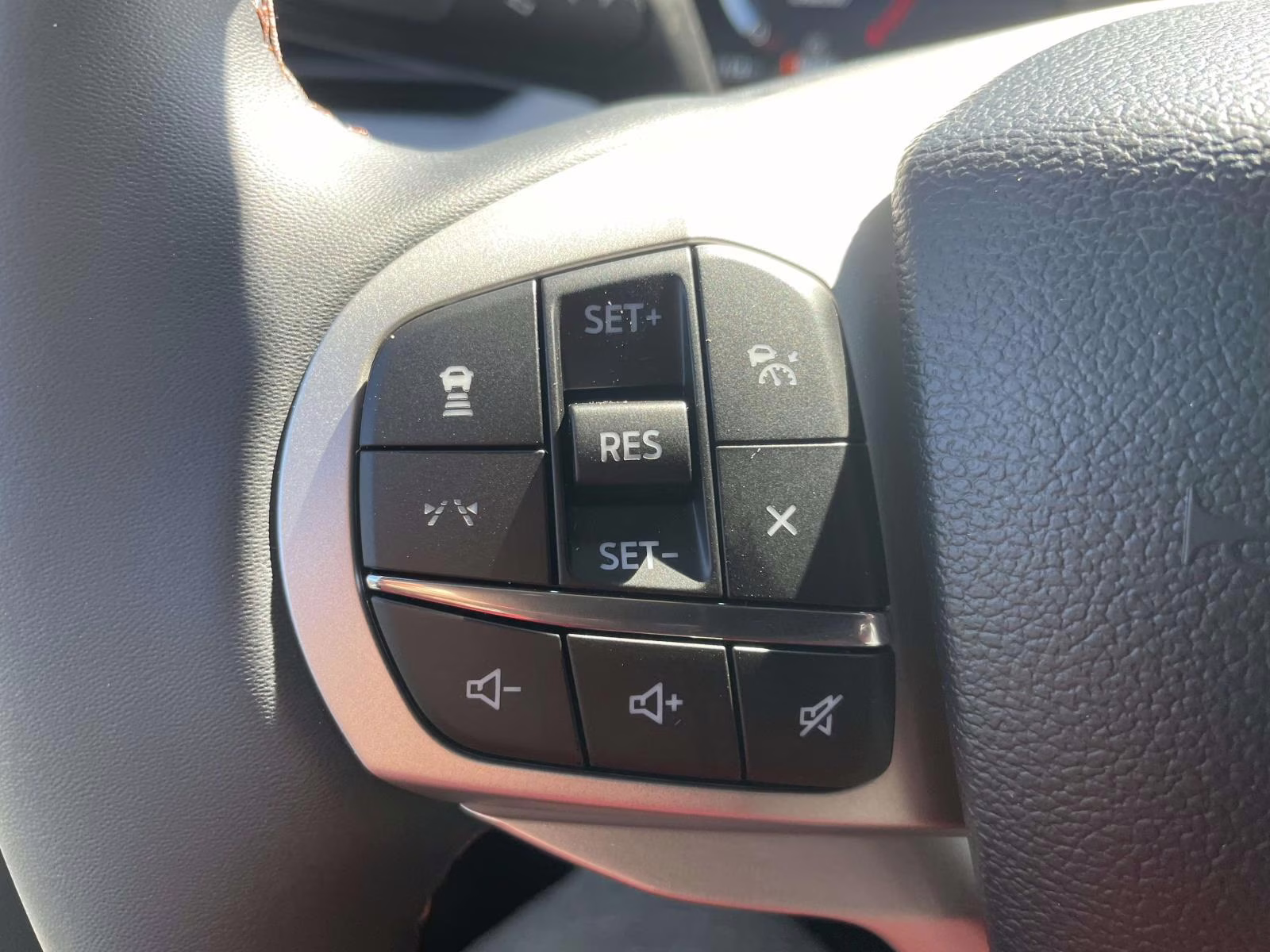 2026 Agate Black Metallic Ford Explorer Active RWD SUV