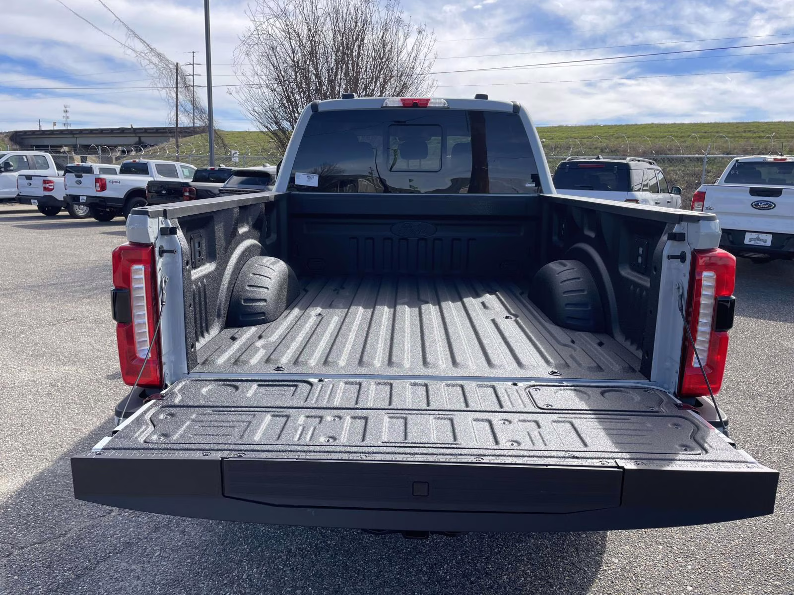 2026 Avalanche Ford Super Duty F-250 SRW XLT 4X4 Truck