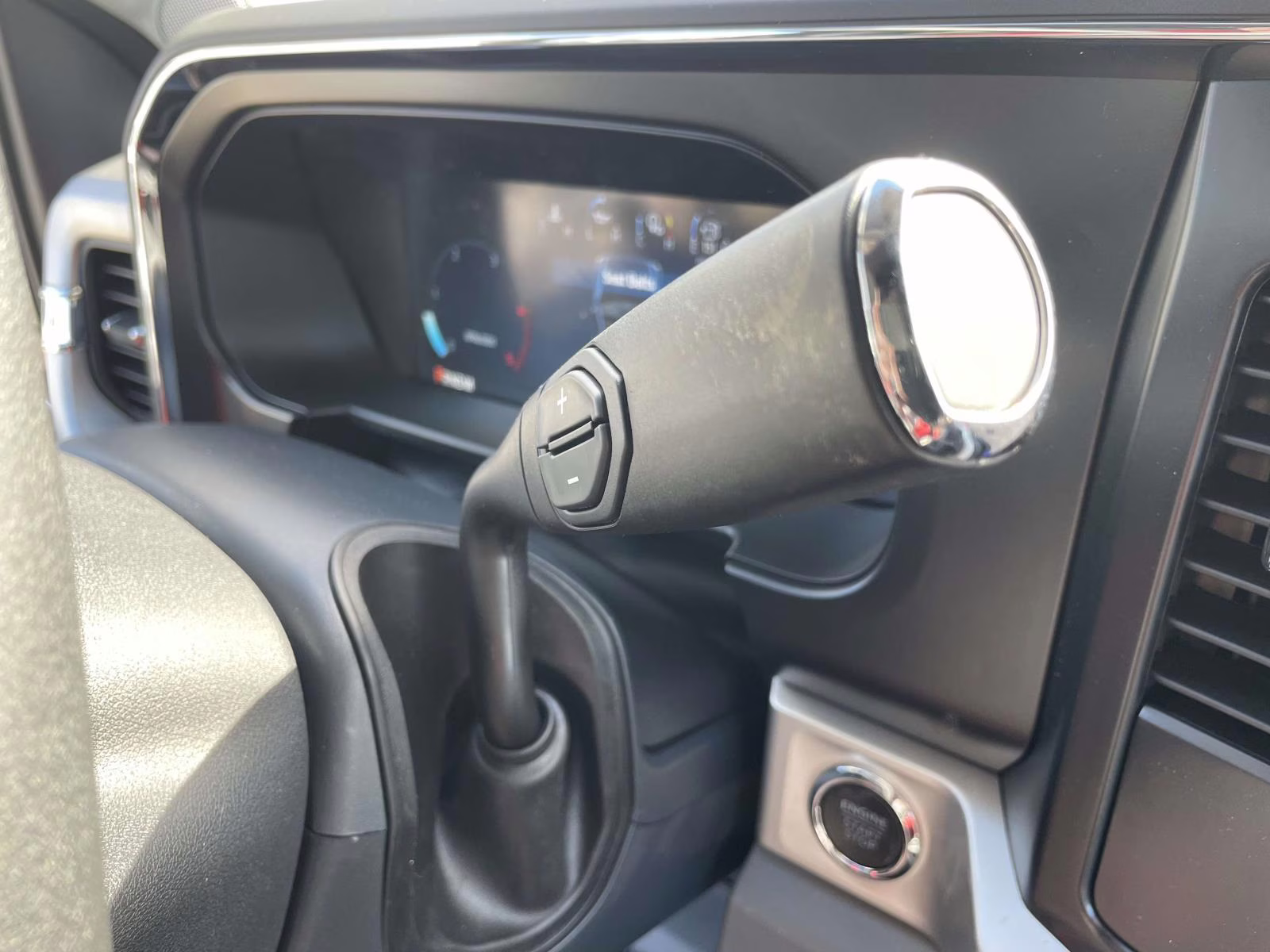 2026 Avalanche Ford Super Duty F-250 SRW XLT 4X4 Truck