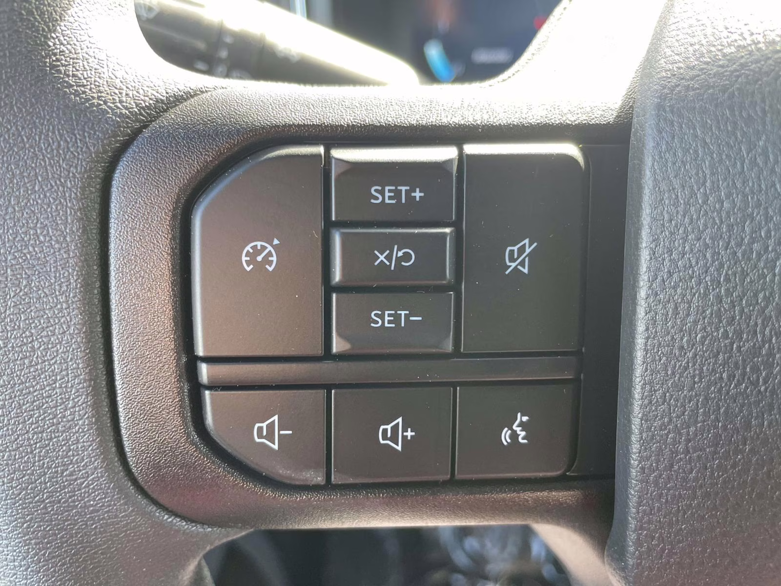 2026 Avalanche Ford Super Duty F-250 SRW XLT 4X4 Truck