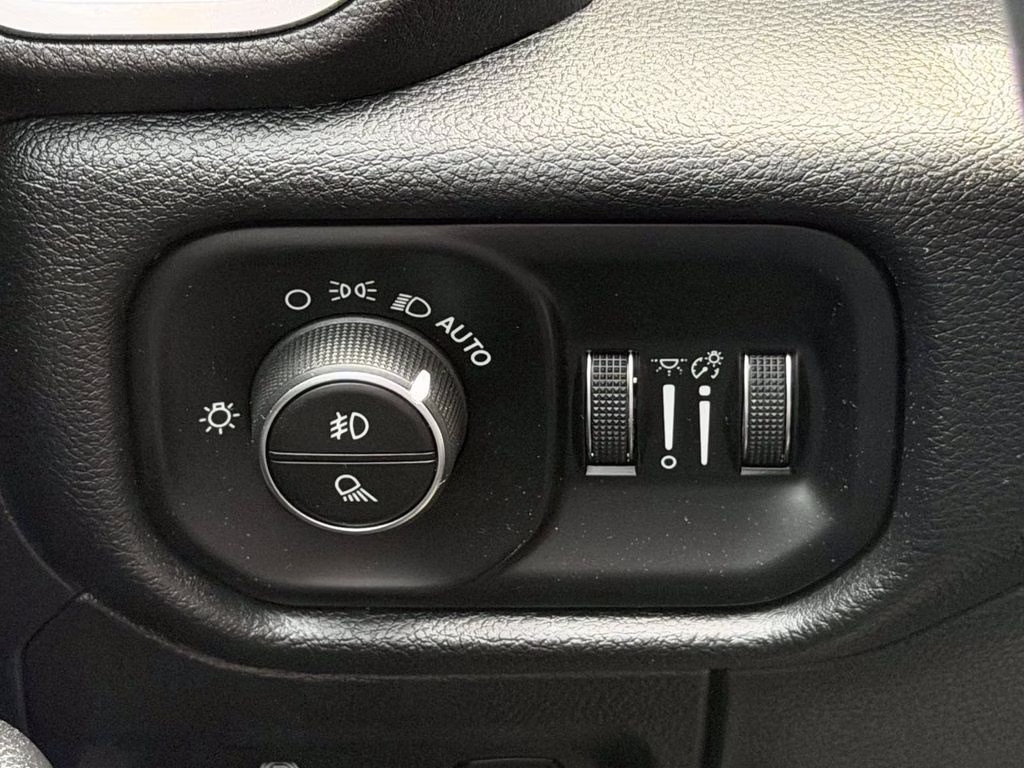 2019 Bright White Clearcoat Ram 1500 Big Horn/Lone Star 4X4 Truck