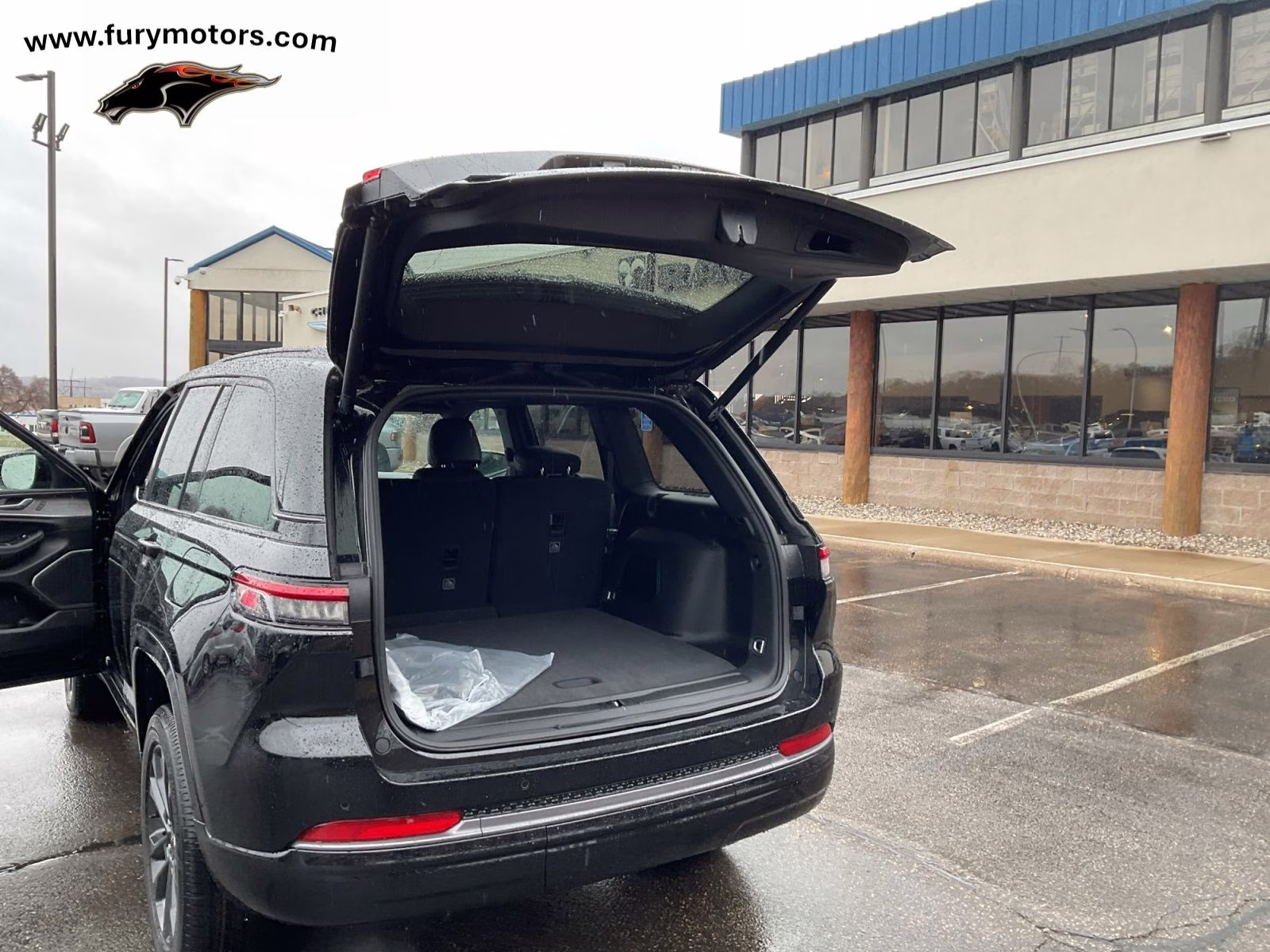 2026 Diamond Black Crystal Pearlcoat Jeep Grand Cherokee Limited 4X4 SUV