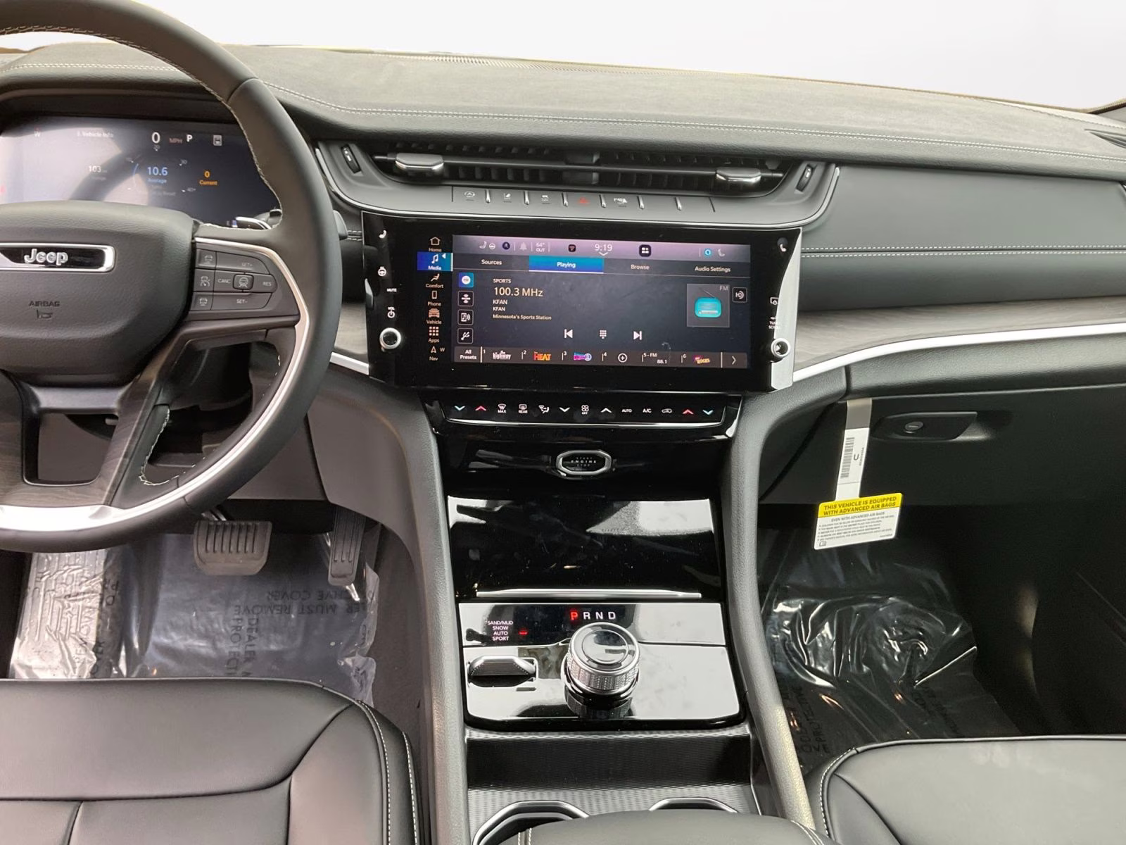 2026 Diamond Black Crystal Pearlcoat Jeep Grand Cherokee Limited 4X4 SUV