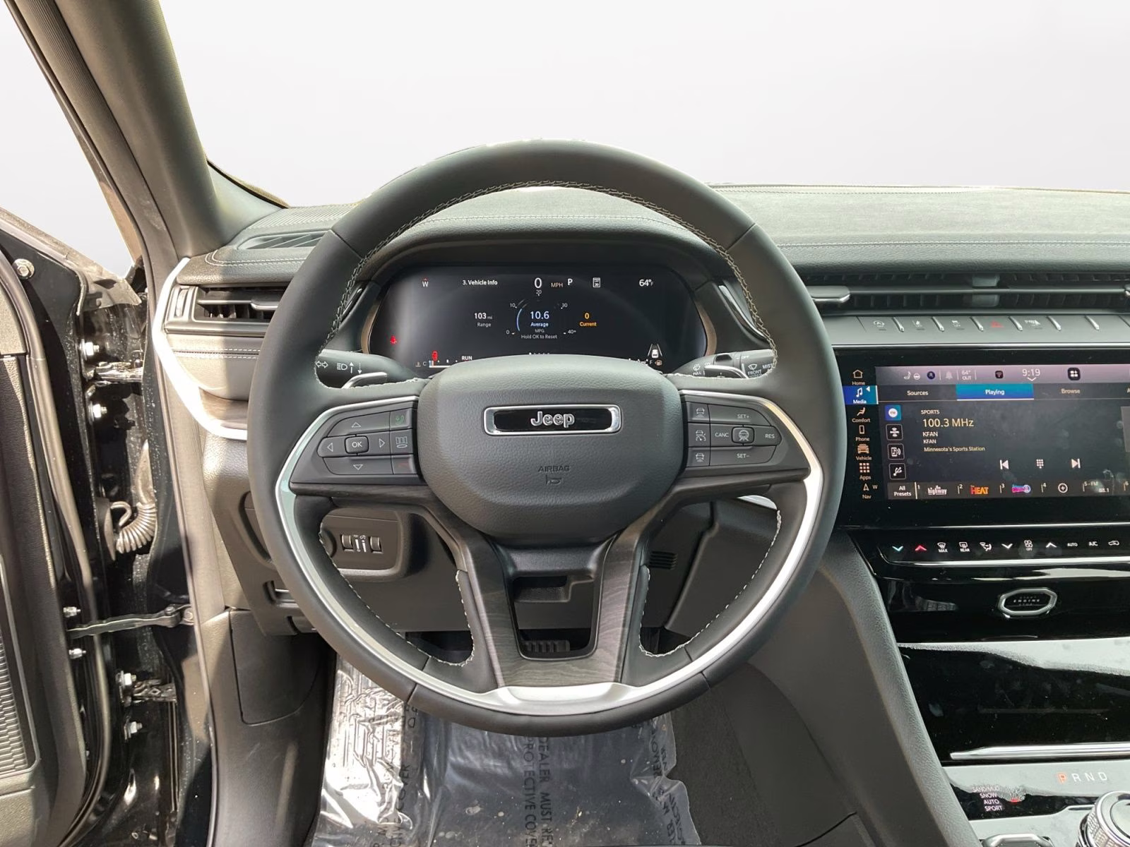 2026 Diamond Black Crystal Pearlcoat Jeep Grand Cherokee Limited 4X4 SUV