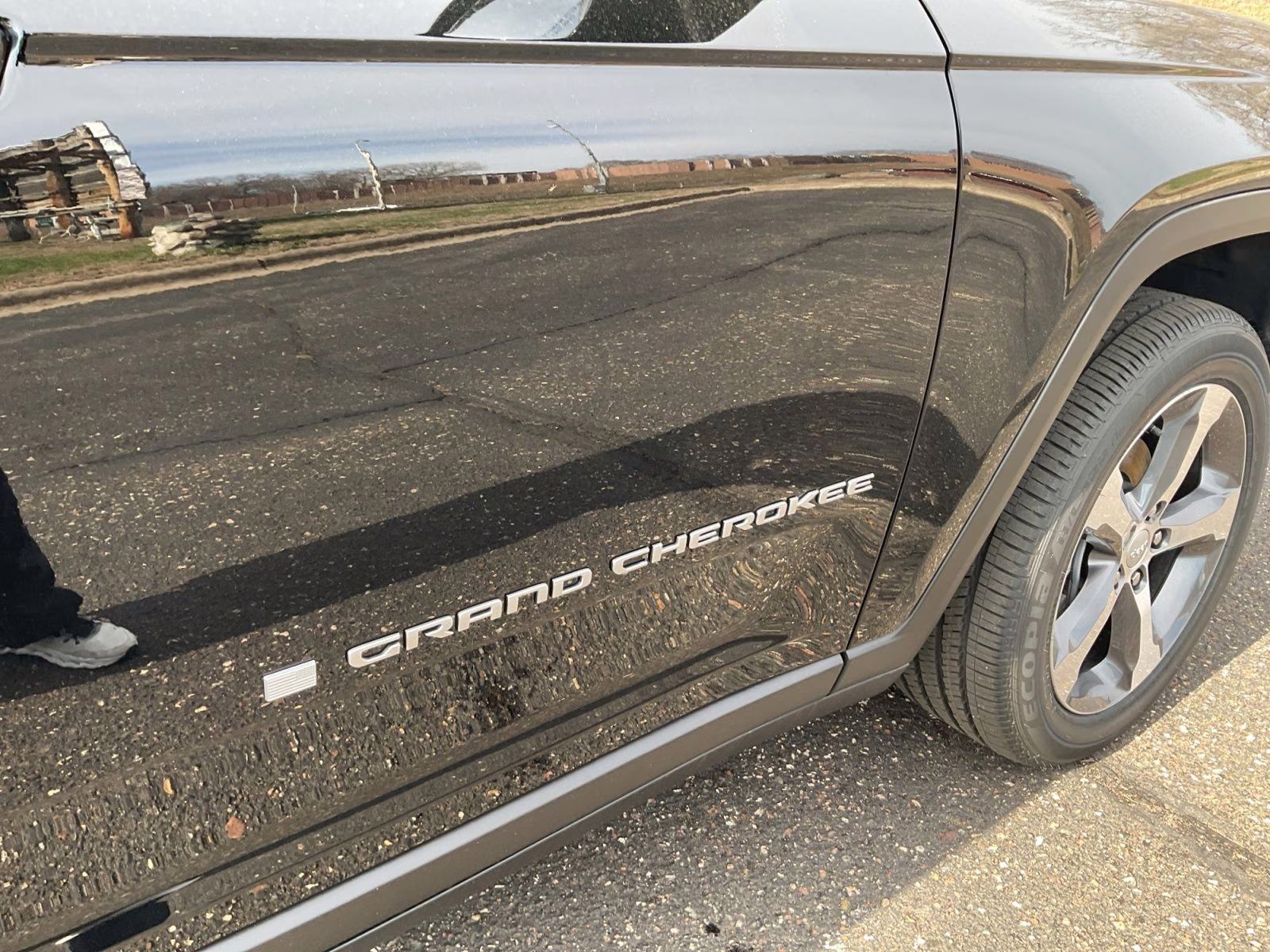 2026 Diamond Black Crystal Pearlcoat Jeep Grand Cherokee Limited 4X4 SUV