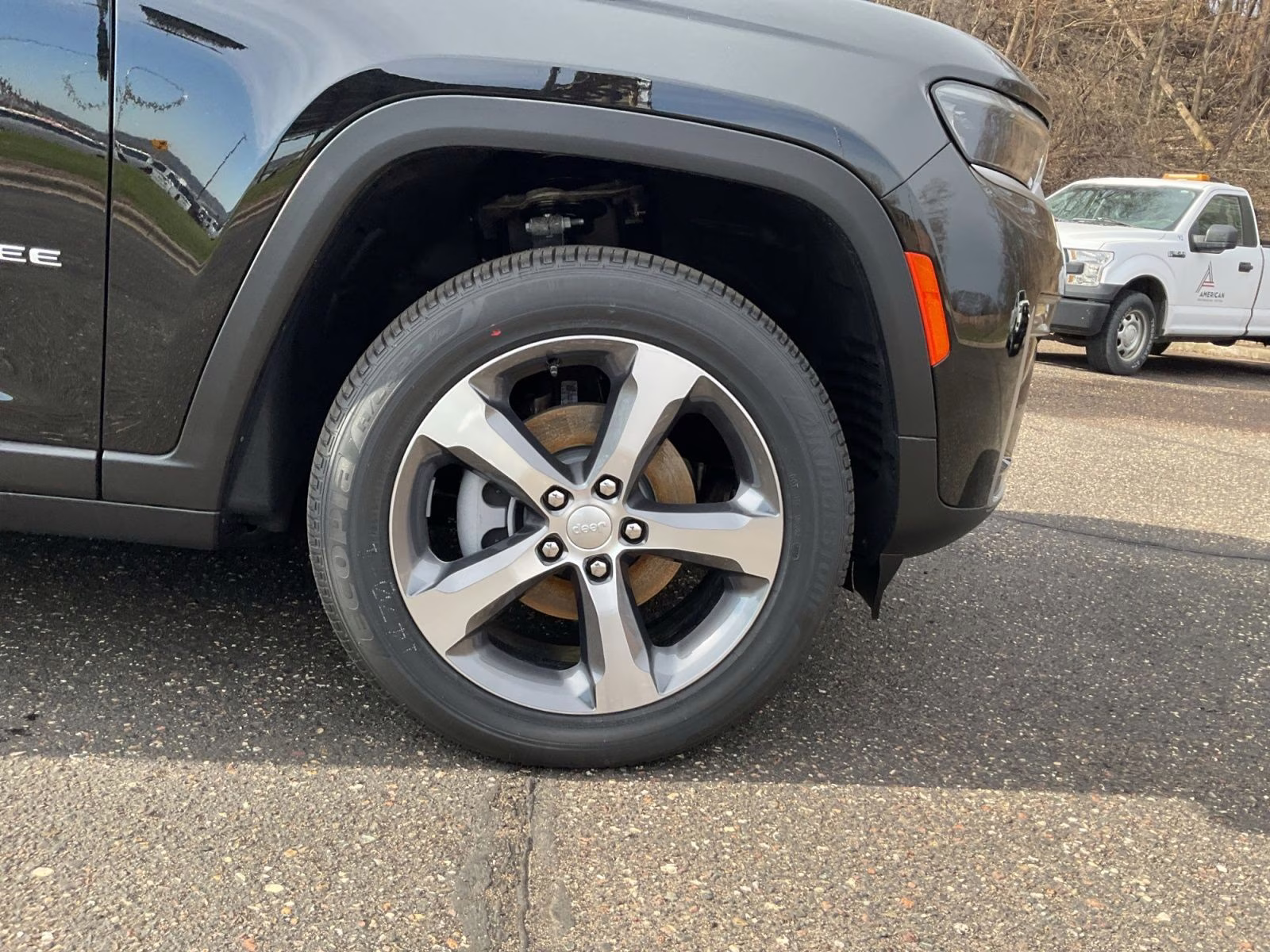 2026 Diamond Black Crystal Pearlcoat Jeep Grand Cherokee Limited 4X4 SUV