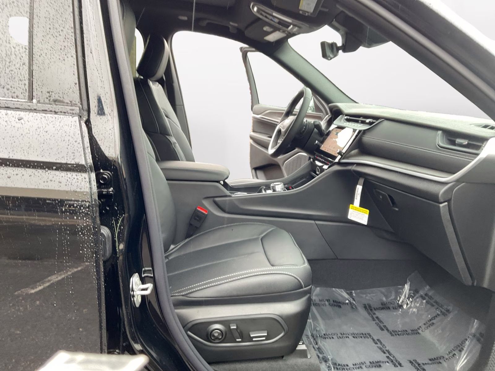 2026 Diamond Black Crystal Pearlcoat Jeep Grand Cherokee Limited 4X4 SUV