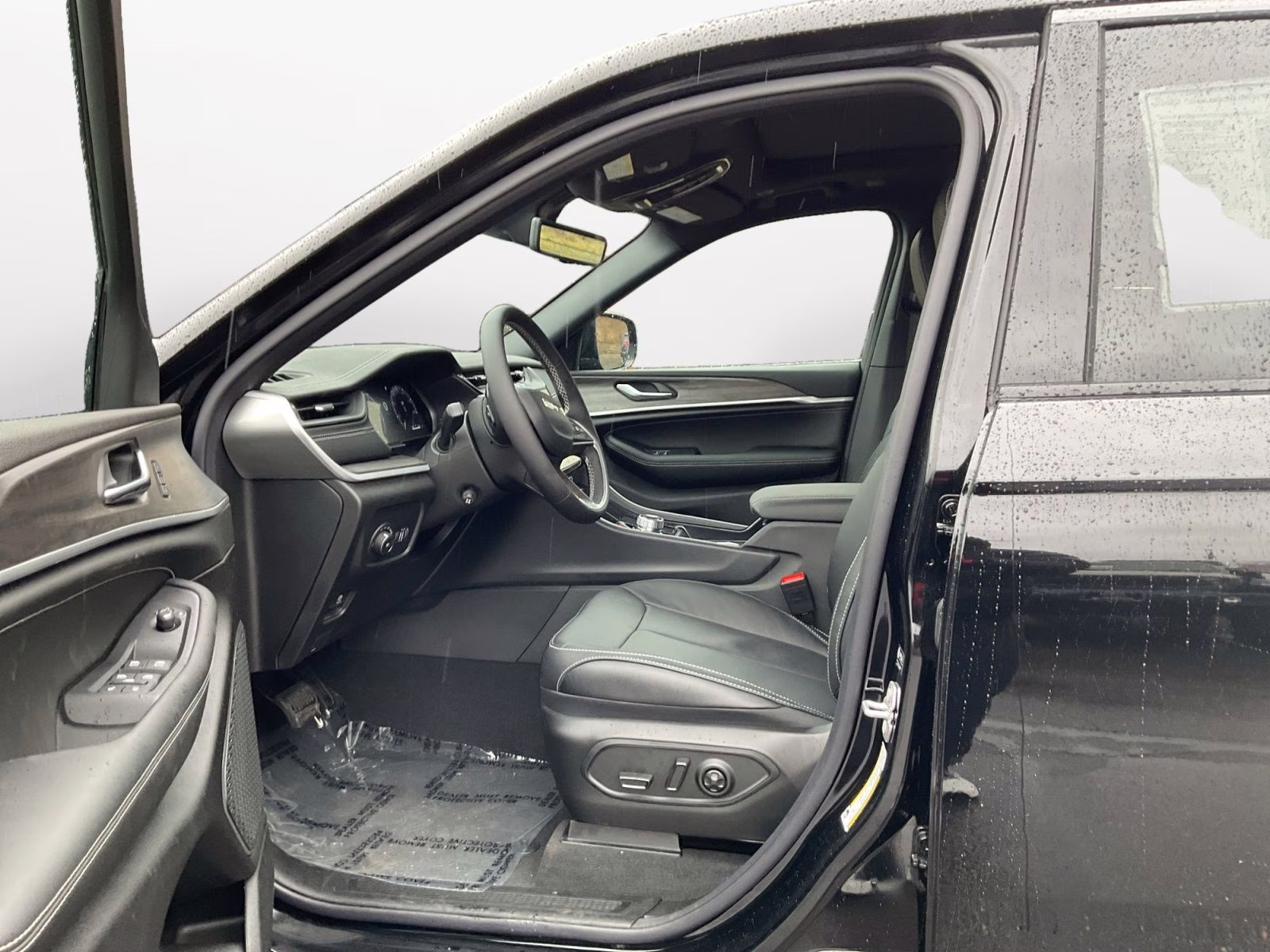 2026 Diamond Black Crystal Pearlcoat Jeep Grand Cherokee Limited 4X4 SUV