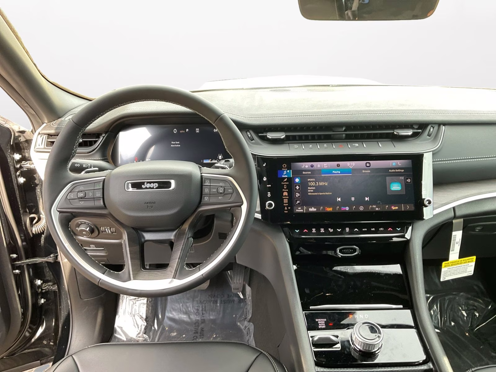 2026 Diamond Black Crystal Pearlcoat Jeep Grand Cherokee Limited 4X4 SUV