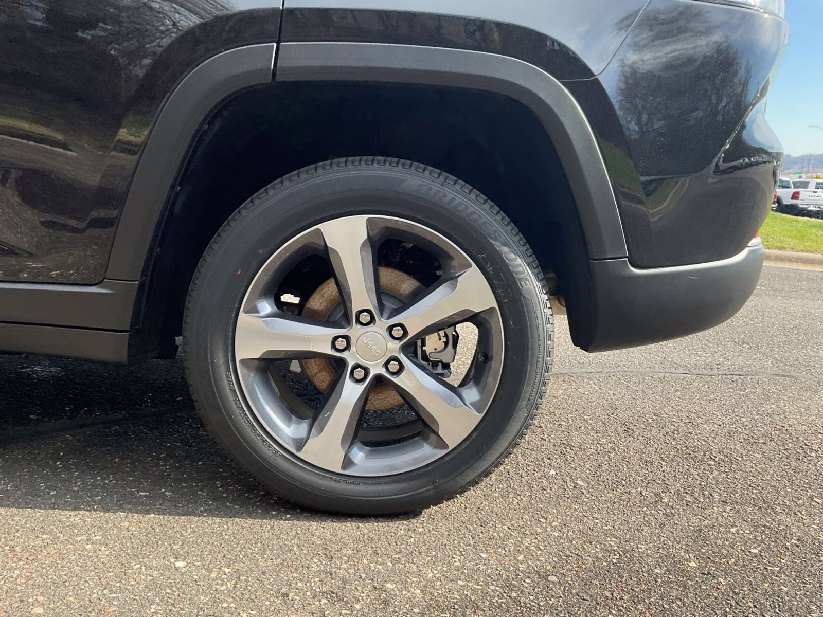 2026 Diamond Black Crystal Pearlcoat Jeep Grand Cherokee Limited 4X4 SUV