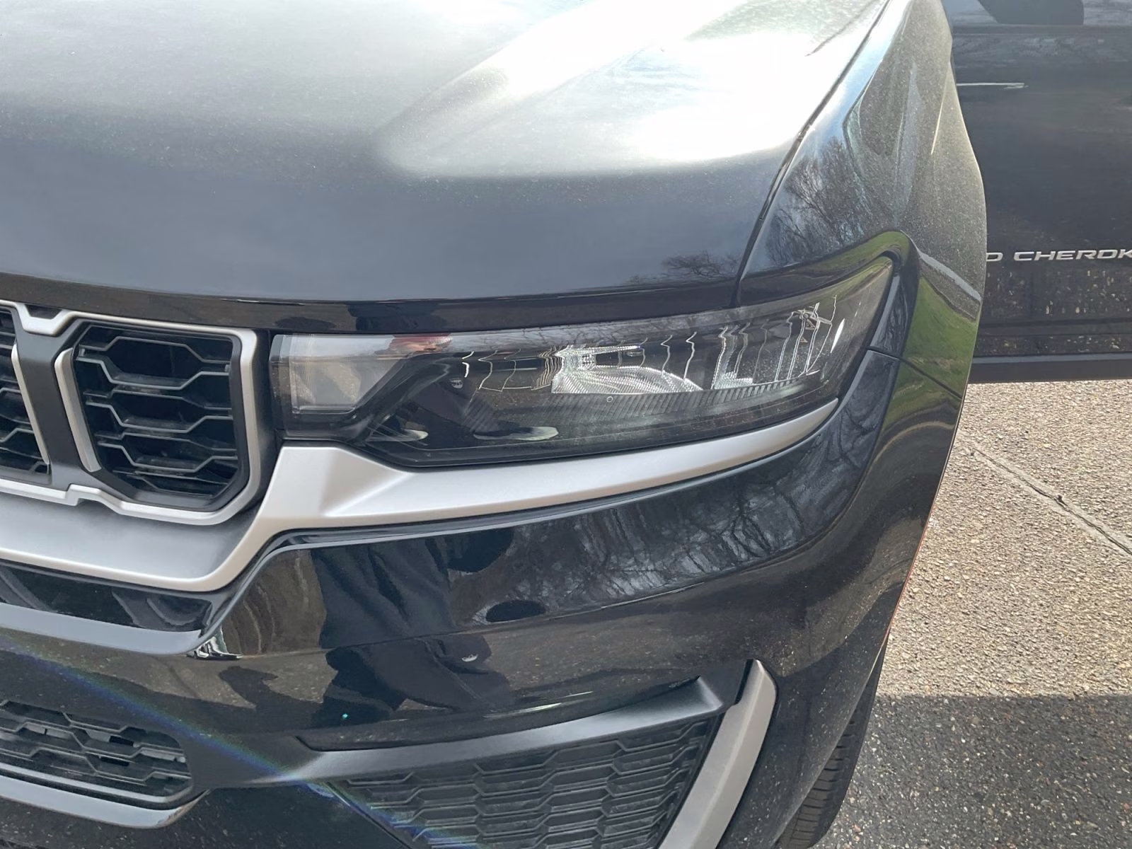 2026 Diamond Black Crystal Pearlcoat Jeep Grand Cherokee Limited 4X4 SUV