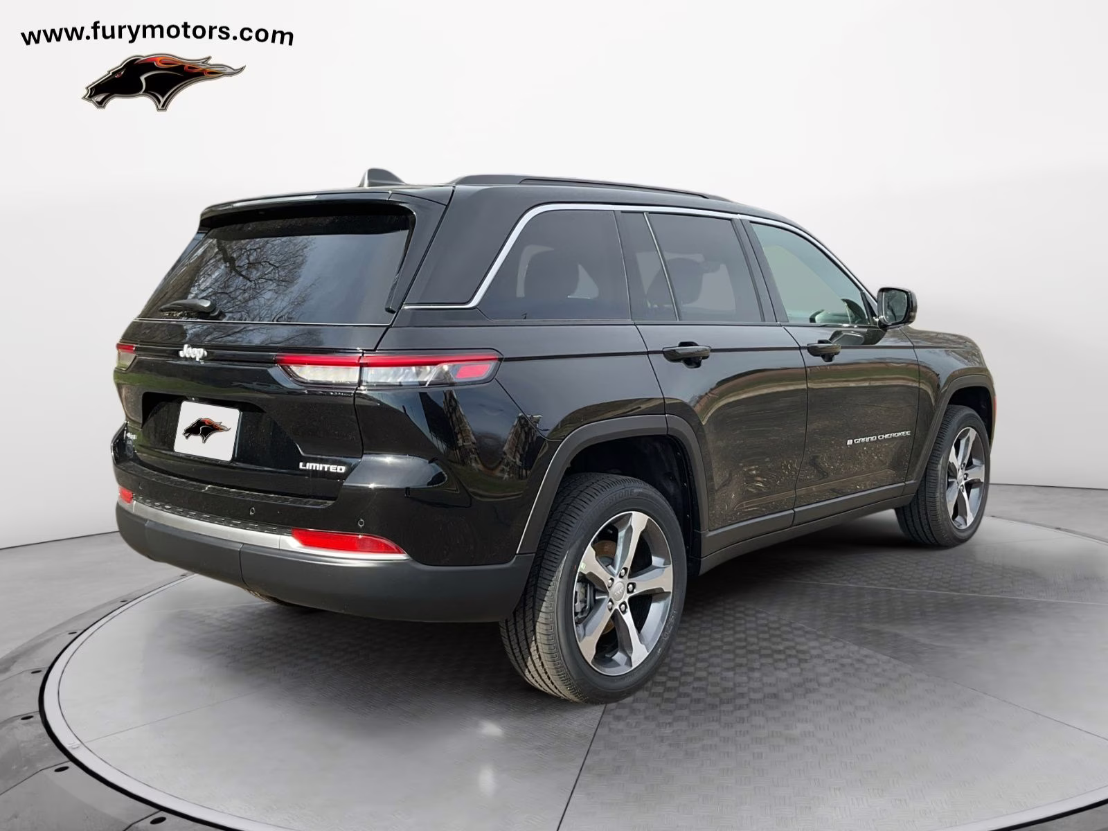 2026 Diamond Black Crystal Pearlcoat Jeep Grand Cherokee Limited 4X4 SUV
