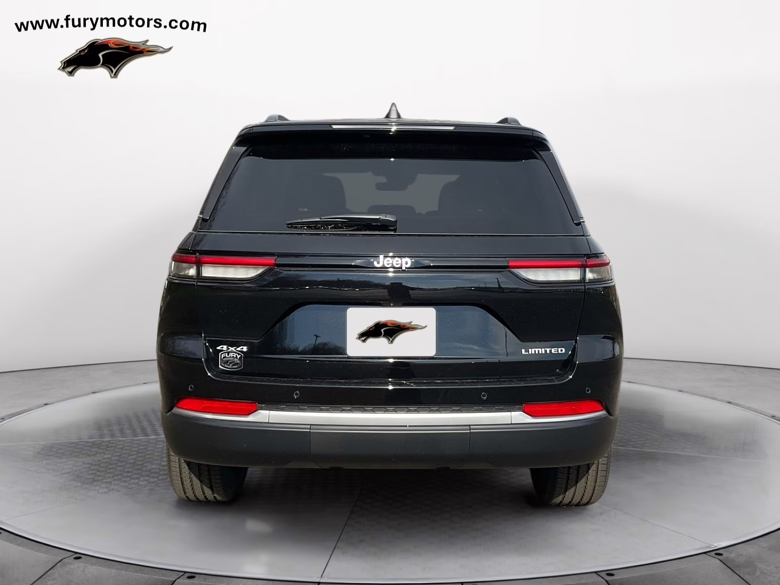 2026 Diamond Black Crystal Pearlcoat Jeep Grand Cherokee Limited 4X4 SUV