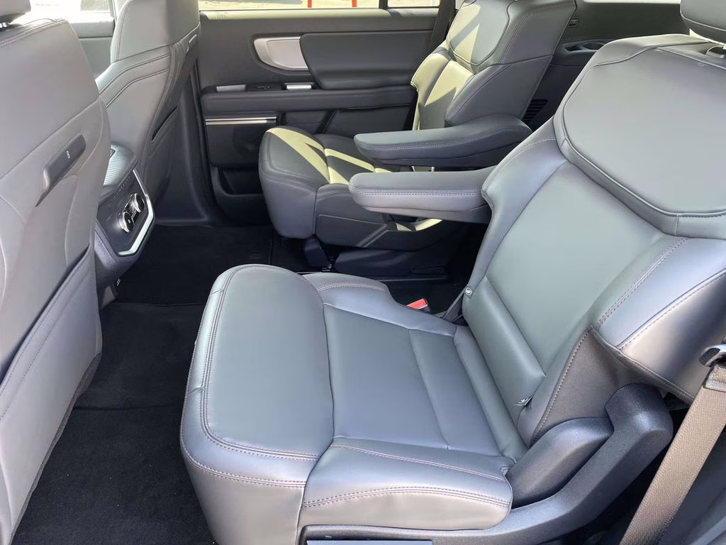 2025 Black Metallic Ford Expedition Active 4X4 SUV